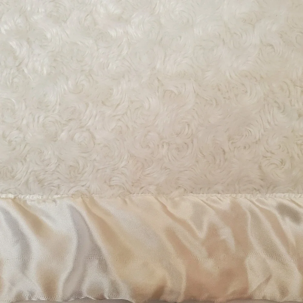 BABY ASPEN White Rosette Satin Trim Plush Baby Blanket Soft Green  Back‎